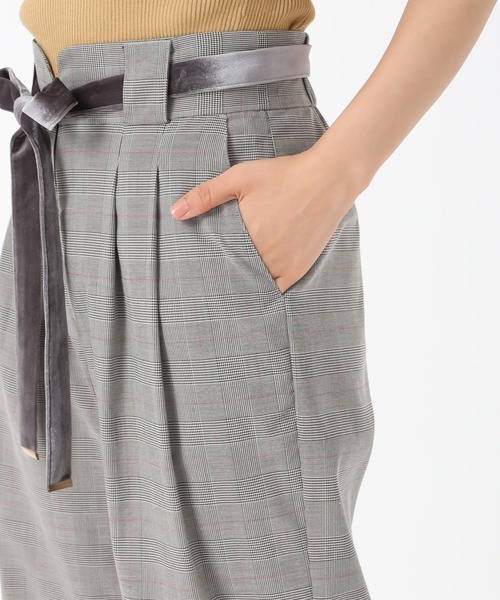 MISCH MASCH(ミッシュマッシュ)の「ベロアリボン2タックワイドパンツ(その他パンツ・レディース・ライトグレー/ブラック×ホワイト/ピンク・M/S)」の15枚目の写真