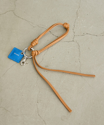 Beau're（ヴュレ）の「【WEB限定】【BEAURE/ヴュレ】レザーモバイルリストストラップ（キーホルダー）」