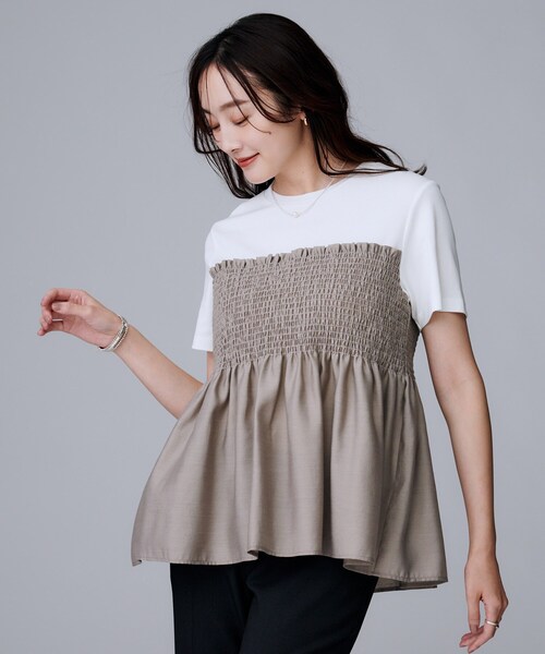 UNTITLED(アンタイトル)の「【コットン100/洗える/Tシャツ】シャーリングドッキングペプラム(Tシャツ/カットソー・レディース・ベージュ系4/ブラック・44/04/02/00/50/48)」の1枚目の写真