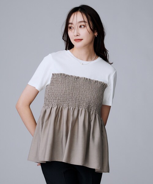 UNTITLED(アンタイトル)の「【コットン100/洗える/Tシャツ】シャーリングドッキングペプラム(Tシャツ/カットソー・レディース・ベージュ系4/ブラック・44/04/02/00/50/48)」の8枚目の写真