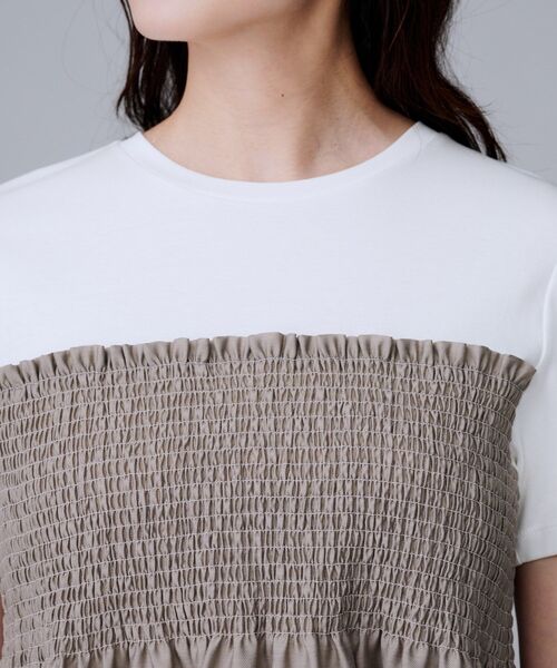 UNTITLED(アンタイトル)の「【コットン100/洗える/Tシャツ】シャーリングドッキングペプラム(Tシャツ/カットソー・レディース・ベージュ系4/ブラック・44/04/02/00/50/48)」の15枚目の写真