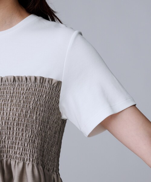 UNTITLED(アンタイトル)の「【コットン100/洗える/Tシャツ】シャーリングドッキングペプラム(Tシャツ/カットソー・レディース・ベージュ系4/ブラック・44/04/02/00/50/48)」の16枚目の写真