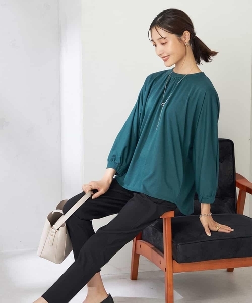 a.v.v(アーヴェヴェ)の「ギャザーネックドルマントップス(Tシャツ/カットソー・レディース・ブラック/グリーン/ボルドー/グレー系その他・40/38/36)」の13枚目の写真