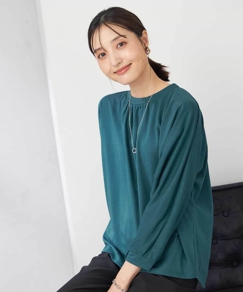 a.v.v(アーヴェヴェ)の「ギャザーネックドルマントップス(Tシャツ/カットソー・レディース・ブラック/グリーン/ボルドー/グレー系その他・40/38/36)」の15枚目の写真