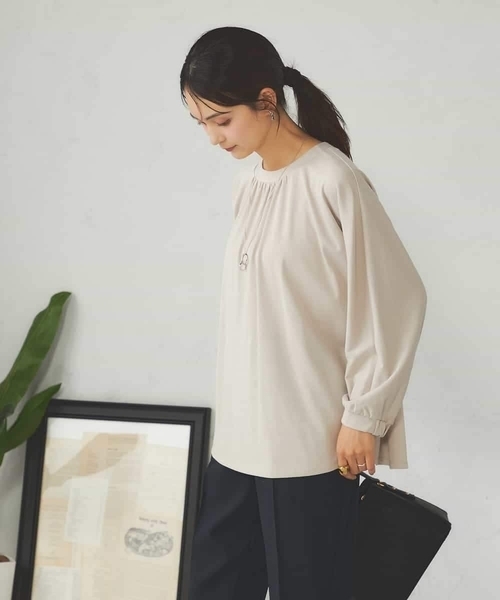 a.v.v(アーヴェヴェ)の「ギャザーネックドルマントップス(Tシャツ/カットソー・レディース・ブラック/グリーン/ボルドー/グレー系その他・40/38/36)」の18枚目の写真