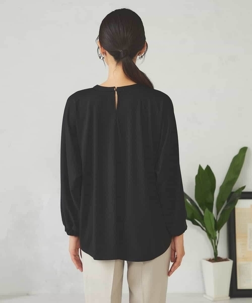 a.v.v(アーヴェヴェ)の「ギャザーネックドルマントップス(Tシャツ/カットソー・レディース・ブラック/グリーン/ボルドー/グレー系その他・40/38/36)」の8枚目の写真