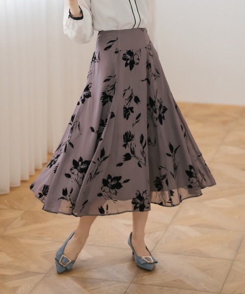 MISCH MASCH（ミッシュマッシュ）の「2025秋冬新作 フロッキーフラワースカート（スカート・レディース・ブラック/ワイン/グレー・S/M）」の2枚目の写真