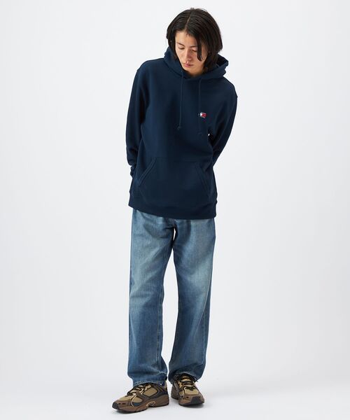 tommy jeans(トミー ジーンズ)の「レギュラーバッジパーカー(スウェット・メンズ・グレー/ブラック/グリーン/ネイビー・X-SMALL/MEDIUM/LARGE/X-LARGE/SMALL)」の7枚目の写真