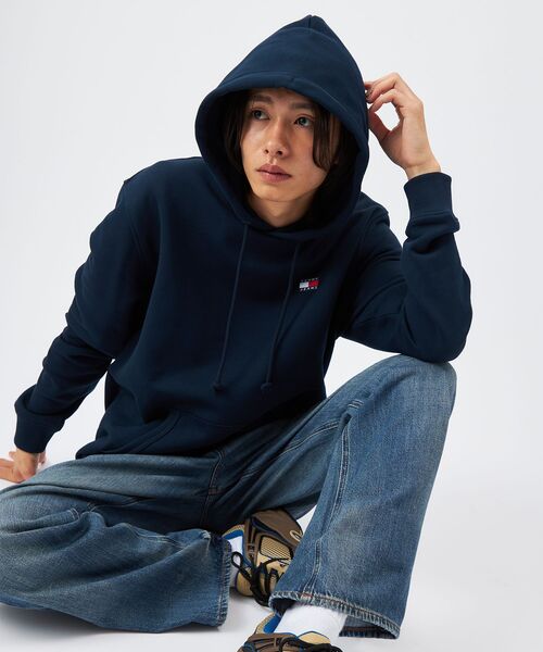 tommy jeans(トミー ジーンズ)の「レギュラーバッジパーカー(スウェット・メンズ・グレー/ブラック/グリーン/ネイビー・X-SMALL/MEDIUM/LARGE/X-LARGE/SMALL)」の11枚目の写真