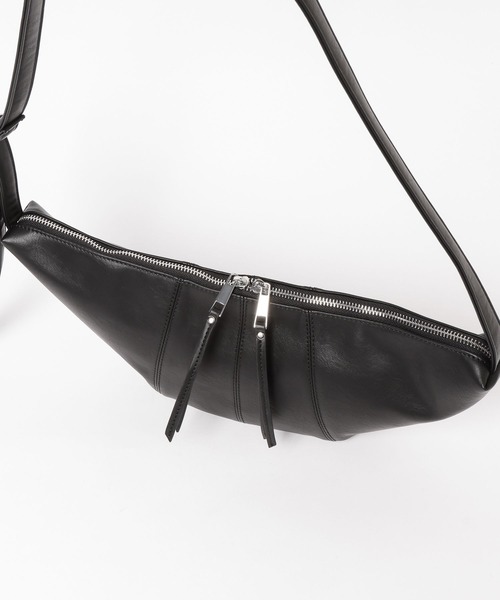 HARE(ハレ)の「ミニクロワッサンBAG(HARE)(ショルダーバッグ・メンズ・ブラック・FREE)」の5枚目の写真