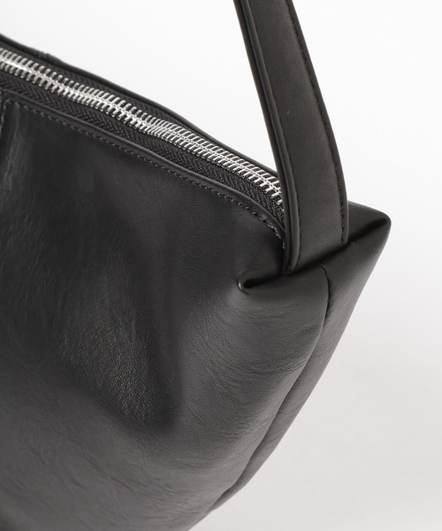 HARE(ハレ)の「ミニクロワッサンBAG(HARE)(ショルダーバッグ・メンズ・ブラック・FREE)」の3枚目の写真