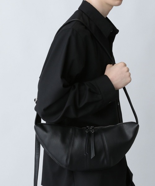 HARE(ハレ)の「ミニクロワッサンBAG(HARE)(ショルダーバッグ・メンズ・ブラック・FREE)」の17枚目の写真