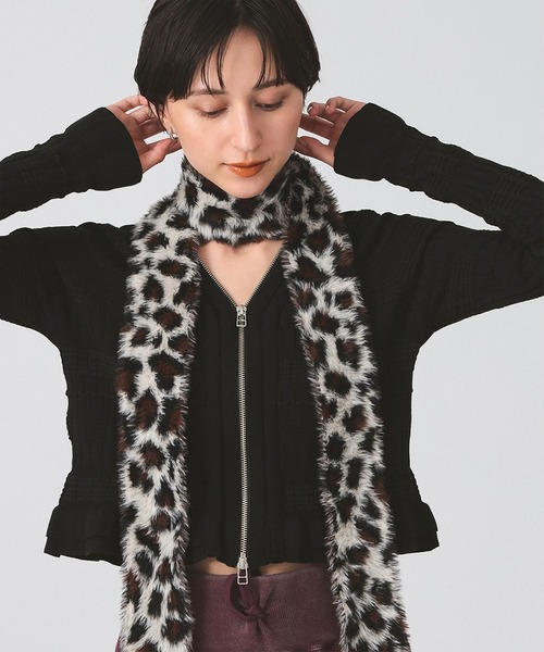 Ray BEAMS（レイビームス）の「スリム 柄 マフラー（マフラー・レディース・ホワイト/ダークブラウン・ONE SIZE）」の2枚目の写真