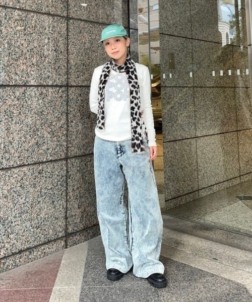 Ray BEAMS（レイビームス）の「スリム 柄 マフラー（マフラー・レディース・ホワイト/ダークブラウン・ONE SIZE）」の3枚目の写真