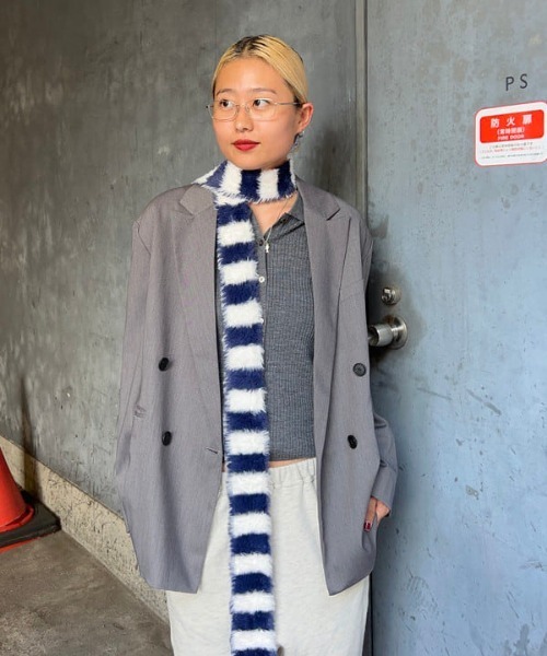 Ray BEAMS（レイビームス）の「スリム 柄 マフラー（マフラー・レディース・ホワイト/ダークブラウン・ONE SIZE）」の17枚目の写真