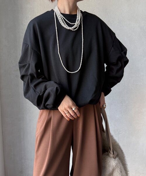 DouDou（ドゥドゥ）の「【WEB限定】裏毛袖タックプルオーバー（Tシャツ/カットソー・レディース・グレー/ブラック/グレイッシュベージュ・FREE）」の15枚目の写真