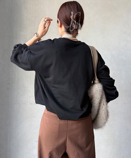 DouDou（ドゥドゥ）の「【WEB限定】裏毛袖タックプルオーバー（Tシャツ/カットソー・レディース・グレー/ブラック/グレイッシュベージュ・FREE）」の16枚目の写真