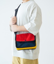 HOWKIDSFUL（ハウキッズフル）の「HOWKIDSFUL マルチカラークロスショルダーバッグCROSSBODY BAG (MULTI 1)（ショルダーバッグ・キッズ）」