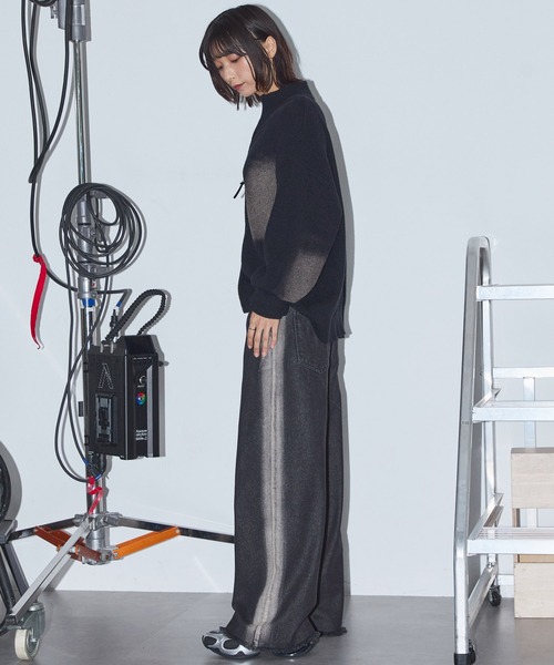 Anchor Smith(アンカー スミス)の「ヴィンテージスプレー加工サイドライン カットオフ ワイドデニムパンツ(デニムパンツ・レディース・ブラウン/ブラック/ブルー・S/M/L)」の17枚目の写真