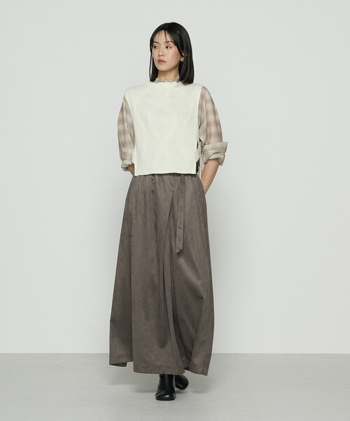 Gabardine K.T（ギャバジンケーティー）の「マシュマロブークレー ニットベスト（ベスト・レディース・ブルー/オフホワイト/グレー/ブラック・9号）」の5枚目の写真