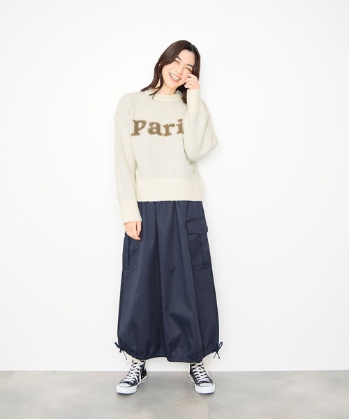 Mac-House(マックハウス)の「Idnes 立体感のあるロゴで魅せる サガラ刺繍ニット(ニット/セーター・レディース・ライトグレー/オフホワイト/ブラック・M)」の4枚目の写真