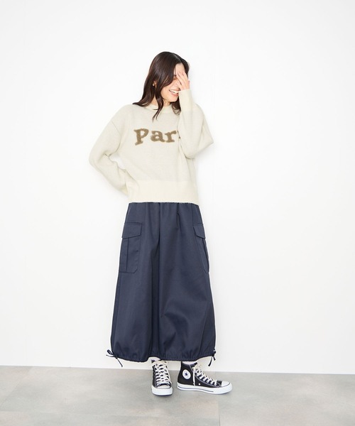 Mac-House(マックハウス)の「Idnes 立体感のあるロゴで魅せる サガラ刺繍ニット(ニット/セーター・レディース・ライトグレー/オフホワイト/ブラック・M)」の5枚目の写真