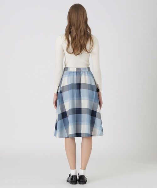 BLUE LABEL CRESTBRIDGE(ブルーレーベルクレストブリッジ)の「クレストブリッジチェックサキソニーフレアスカート(スカート・レディース・ベージュ系その他/ブラック/ブルー系その他4・36/38)」の13枚目の写真