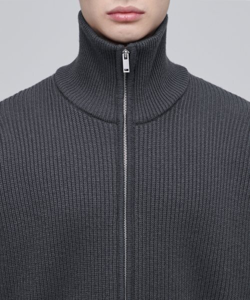 MUSINSA STANDARD（ムシンサスタンダード）の「リラックスドリブニットジップアップ[グレー]（ニット/セーター・メンズ・その他・SMALL/MEDIUM/LARGE/X-LARGE/XX-LARGE）」の6枚目の写真