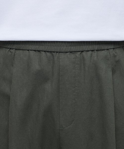 MUSINSA STANDARD(ムシンサスタンダード)の「コットンリネンワンタックワイドパンツ【カーキ】(その他パンツ・メンズ・その他・38/36/34/32/30/26/28)」の5枚目の写真