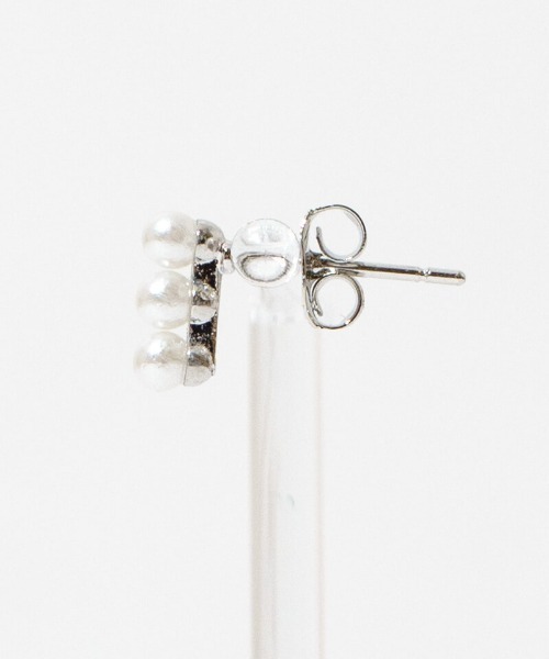 flower（フラワー）の「パールラインピアス（ピアス（片耳用）・レディース・ホワイト・FREE）」の3枚目の写真