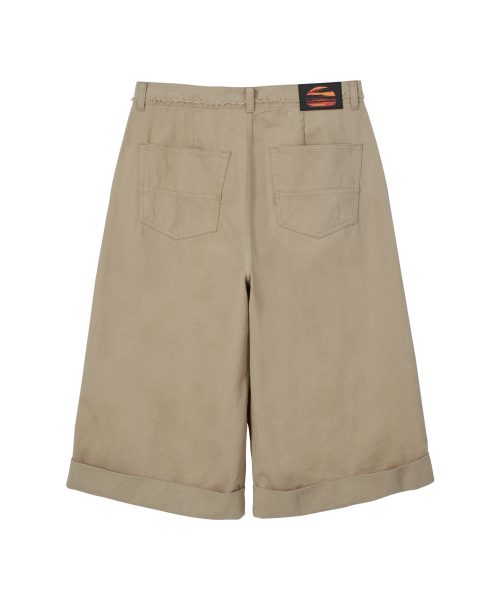 MIDSUN(ミッドサン)の「Frayed Blunt Bermuda Pants-Beige(その他パンツ・レディース・その他・MEDIUM/LARGE/X-LARGE)」の3枚目の写真