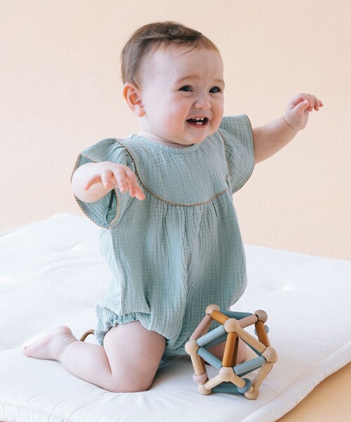こども ビームス（コドモビームス）の「ベビー モスリン フリル ロンパース 2026SS（70～80cm）（ロンパース・キッズ・ベージュ/ミント・80/70）」の2枚目の写真
