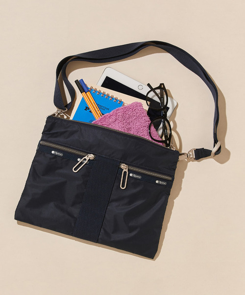 LeSportsac(レスポートサック)の「POUCH CROSSBODY ソフトトープC(ショルダーバッグ・レディース・グレー・FREE)」の11枚目の写真