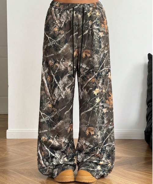 SHIBUYA Zy.(シブヤジー)の「Urban Hunter迷彩リラックスワイドパンツ(その他パンツ・メンズ・ブラウン/グレー・S/M/L)」の1枚目の写真