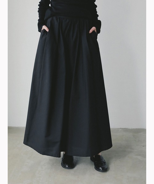 HER.（ハー）の「オックスフレアスカート（スカート・レディース・オフホワイト/ブラック・1/2）」の4枚目の写真