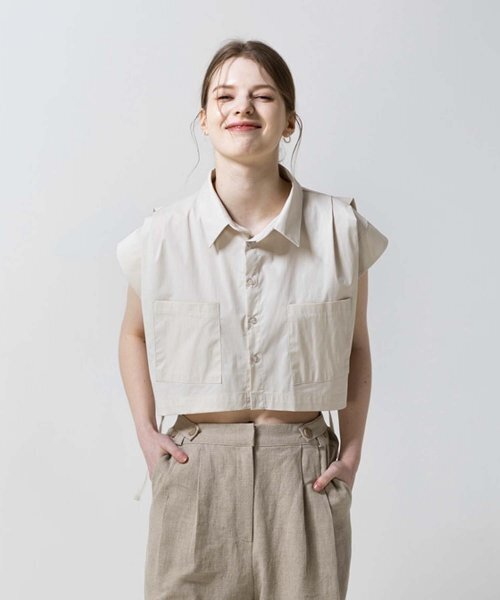 MOIREMOA(モアレモア)の「crop pocket shirt -beige(シャツ/ブラウス・レディース・ベージュ・FREE)」の4枚目の写真