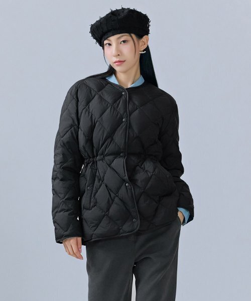 CHASECULT（チェイスカルト）の「レディース 軽量ダウン 中ヒップ キルティングジャンパー-CFZG4752C03（ダウンジャケット/コート・レディース・ブラック・85/90）」の5枚目の写真