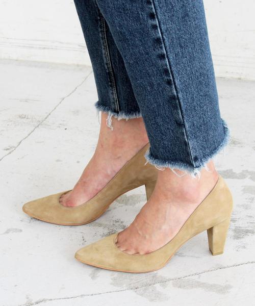 BEAUTY&YOUTH UNITED ARROWS（ビューティーアンドユースユナイテッドアローズ）の「BY∵ スウェードポインテッドトゥパンプス◆（パンプス・レディース・ダークブラウン/ネイビー/ライトグレー/ベージュ/ブラック/ブラウン/オリーブ・36/38/37h/36h/37/35h）」の5枚目の写真