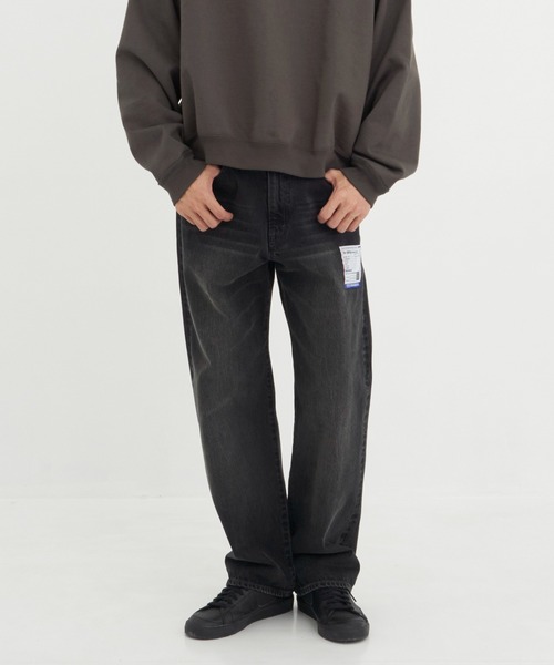In・stru(men-tal).(インストルメンタル)の「【Maison MIHARAYASUHIRO / メゾンミハラヤスヒロ】HARD WASHED SELVAGE DENIM STRAIGHT PANTS/in・stru(men-tal).(デニムパンツ・メンズ・ブラック/インディゴブルー・44/46)」の2枚目の写真