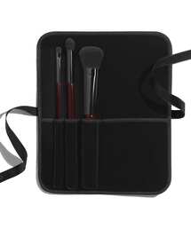 CHANEL（シャネル）の「レ パンソー ルージュ ヌワール メークアップ ブラシ セット（プロフェッショナルな仕上がりを叶える3本）（メイクブラシ）」