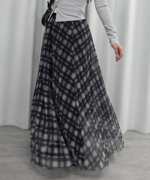 Lots of Love(ロッツオブラブ)の「シフォンチェックプリーツスカート(スカート・レディース・ブラウン/ブルー/ブラック・M)」の5枚目の写真