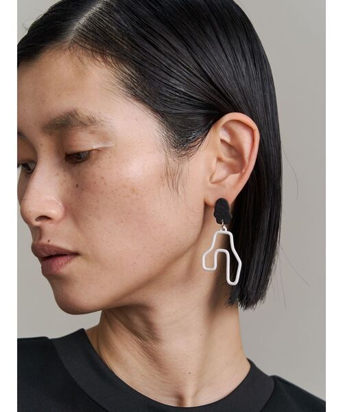 UN3D.（アンスリード）の「ASYMMETRY PIPE EARRING / アシンメトリーパイプイヤリング（イヤリング・レディース・ブラック/シルバー/ターコイズブルー・FREE）」の11枚目の写真