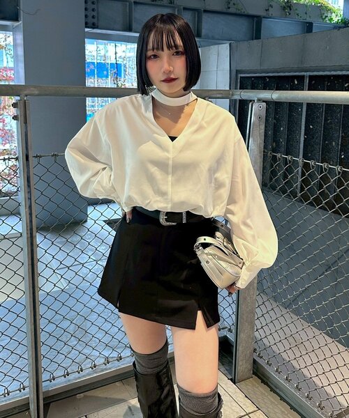 Mavie..7（メヴィセットゥ）の「【Mavie..7】前後2WAYバンドカラーシャツ（シャツ/ブラウス・レディース・オフホワイト/ブラック/その他1・FREE）」の2枚目の写真