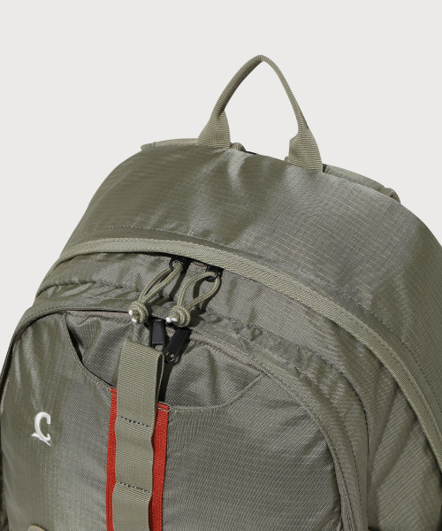 COVERNAT（カバーナット）の「タクティカルバックパック カーキベージュ（バックパック/リュック・レディース・その他・F）」の4枚目の写真