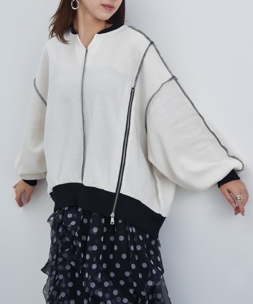 MAISON BREEZE reveur(メゾンブリーズレヴール)の「【MAISON BREEZE reveur】ZIPデザインワッフルプルオーバー trc(スウェット・レディース・ブラック/アイボリー/グレー・FREE)」の1枚目の写真