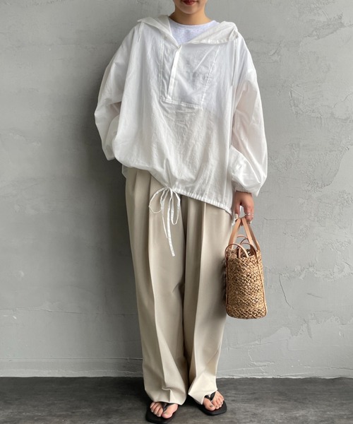 mizuiroind（ミズイロインド）の「[mizuiro ind/ミズイロインド] 別注 フード付き ワイドシルエット プルオーバーシャツ（シャツ/ブラウス・レディース・オフホワイト/ブラック・F）」の7枚目の写真