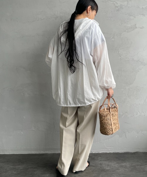 mizuiroind（ミズイロインド）の「[mizuiro ind/ミズイロインド] 別注 フード付き ワイドシルエット プルオーバーシャツ（シャツ/ブラウス・レディース・オフホワイト/ブラック・F）」の9枚目の写真