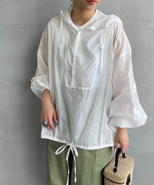 mizuiroind（ミズイロインド）の「[mizuiro ind/ミズイロインド] 別注 フード付き ワイドシルエット プルオーバーシャツ（シャツ/ブラウス・レディース・オフホワイト/ブラック・F）」の10枚目の写真