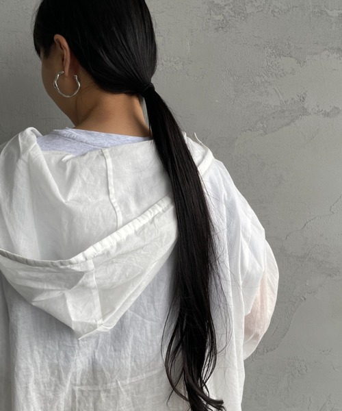 mizuiroind（ミズイロインド）の「[mizuiro ind/ミズイロインド] 別注 フード付き ワイドシルエット プルオーバーシャツ（シャツ/ブラウス・レディース・オフホワイト/ブラック・F）」の17枚目の写真