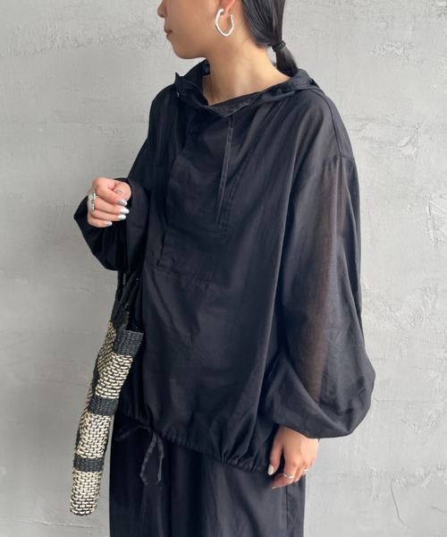 mizuiroind（ミズイロインド）の「[mizuiro ind/ミズイロインド] 別注 フード付き ワイドシルエット プルオーバーシャツ（シャツ/ブラウス・レディース・オフホワイト/ブラック・F）」の20枚目の写真